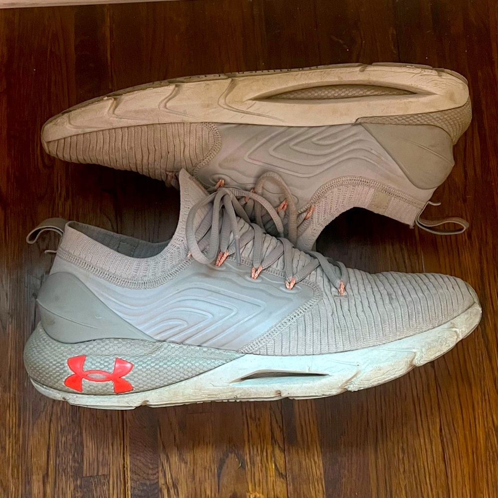 Under Armor mens size 11.5 HOVR knit